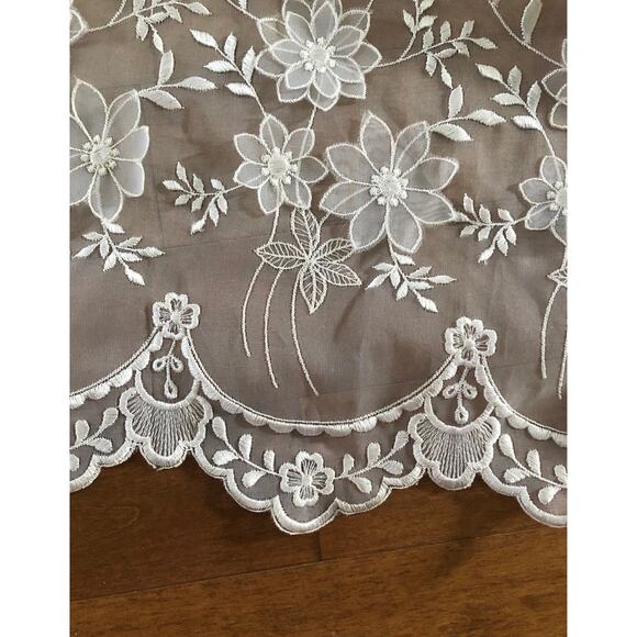 American Vintage tulle skirt embroidered 3D flowers scalloped hem size medium - Picture 9 of 12